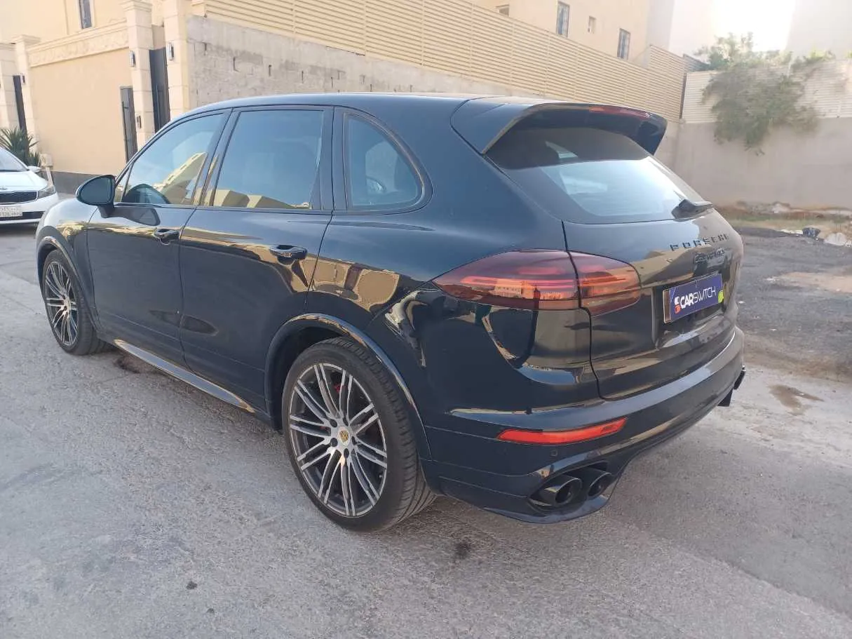 Car image 7