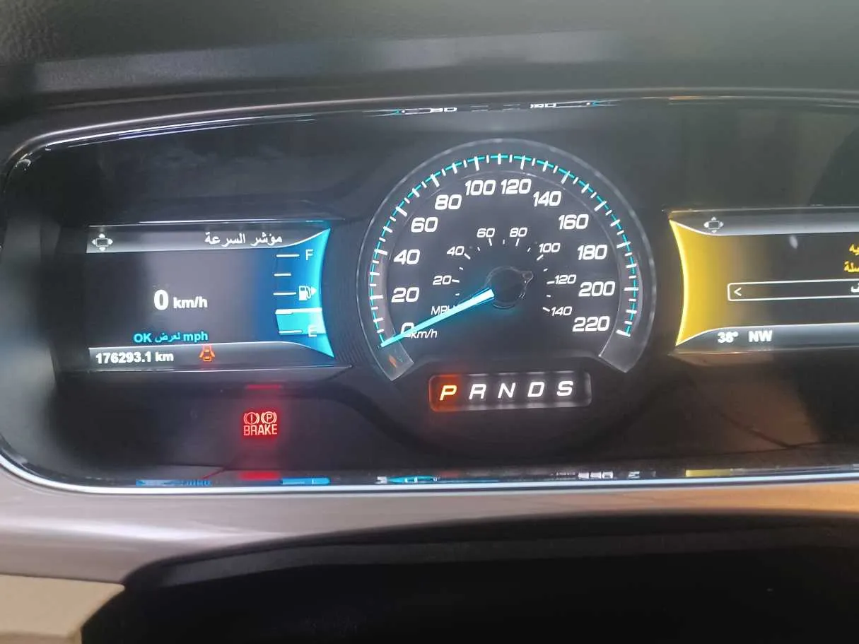 Car image 19