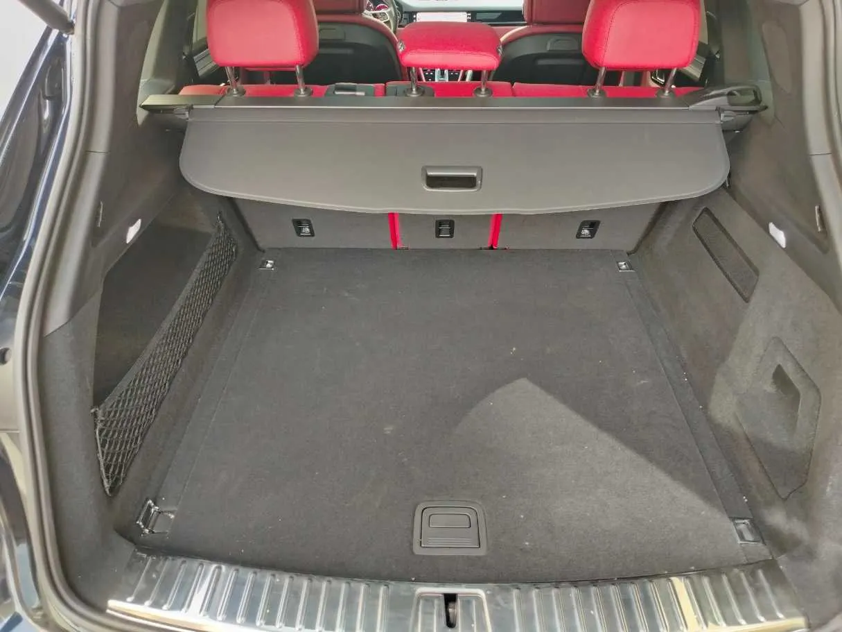 Car image 33
