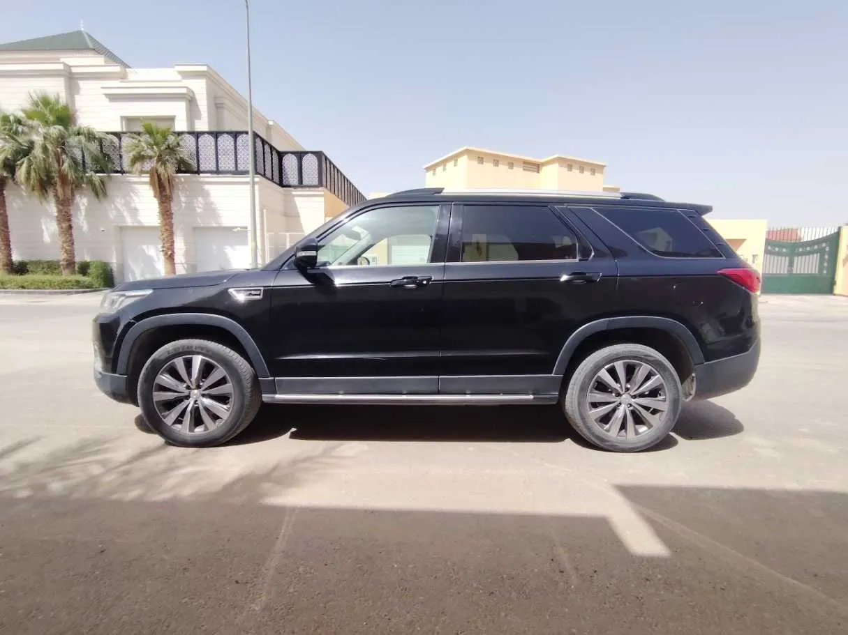 Car image 8