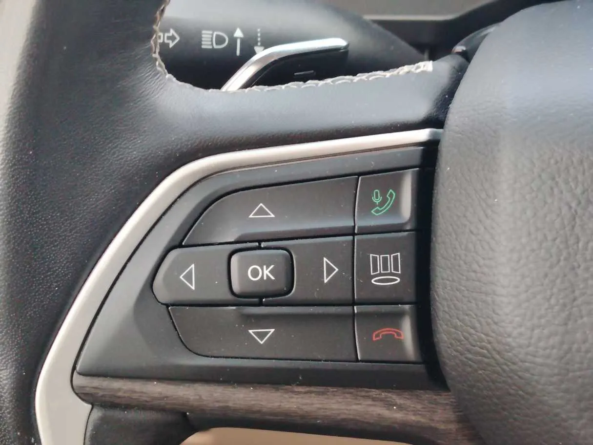 Car image 35