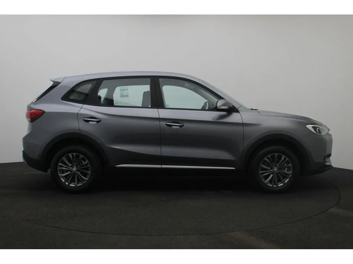 Car image 13