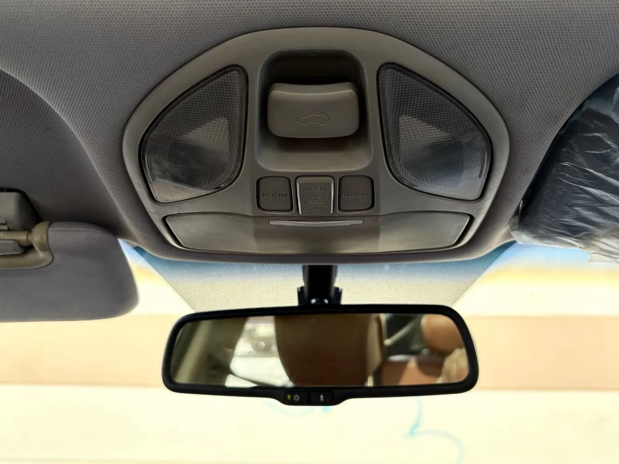Car image 26