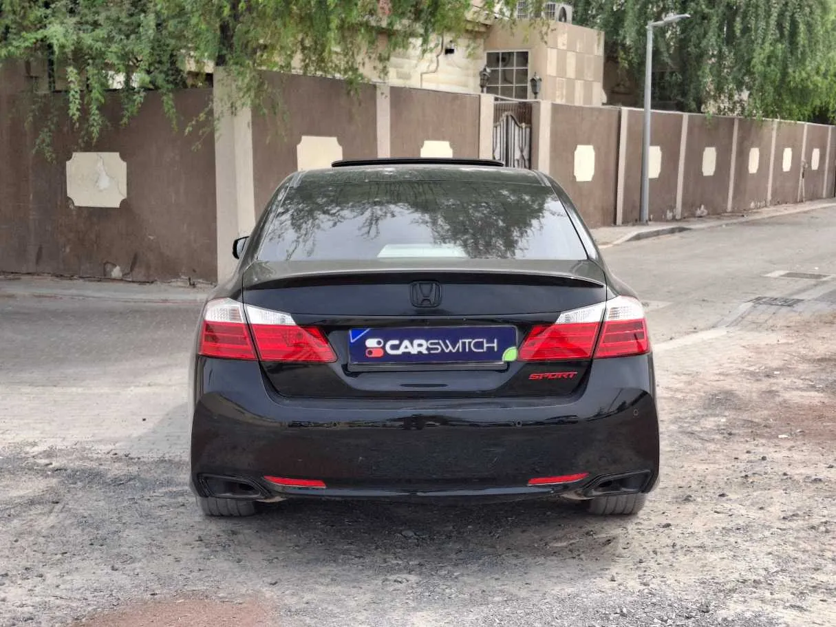 Car image 6
