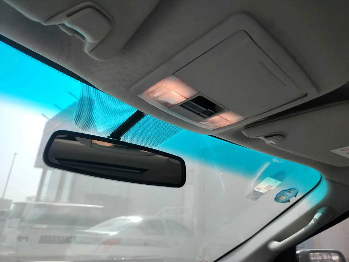 Car image 34