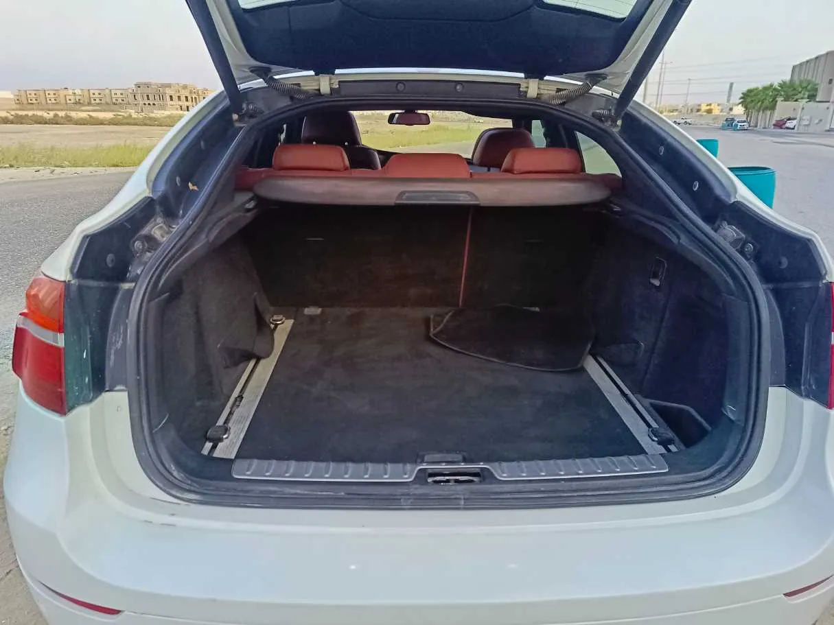 Car image 33