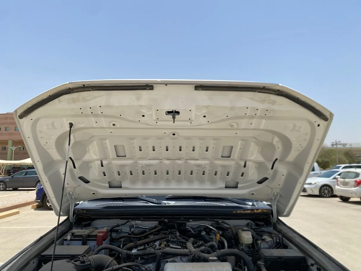 Car image 27