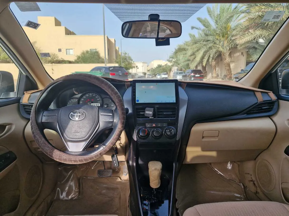 Car image 16