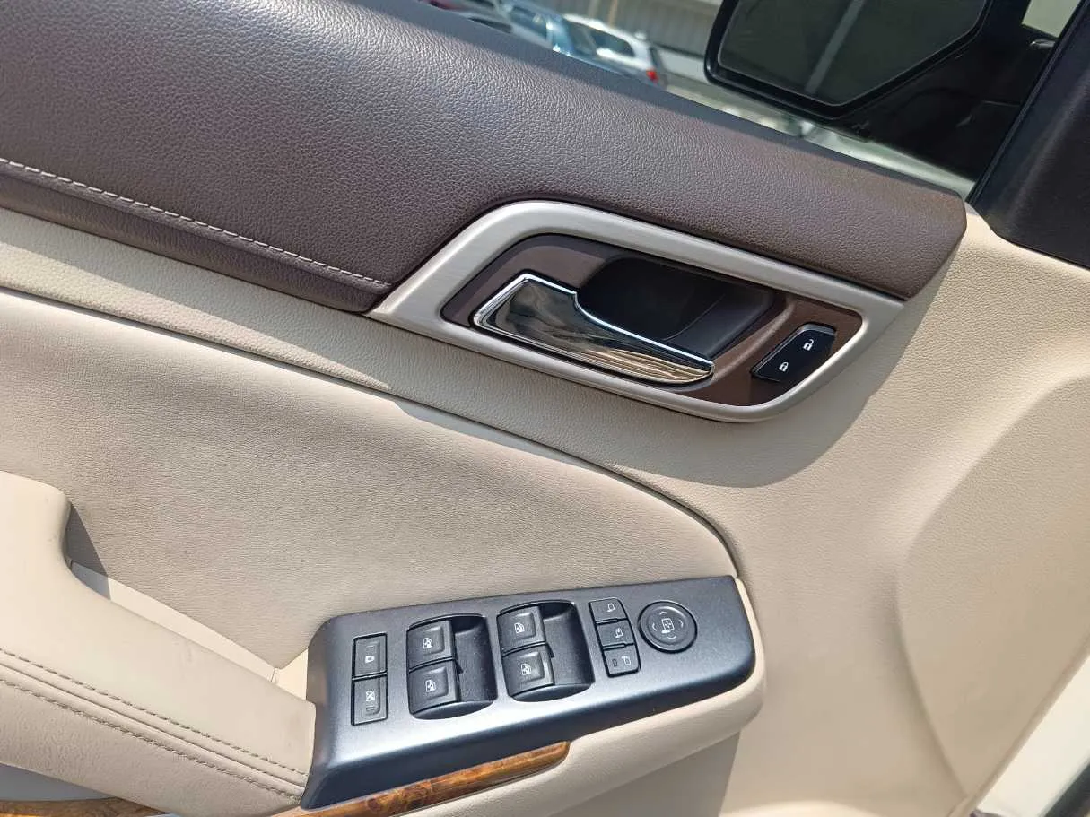 Car image 32