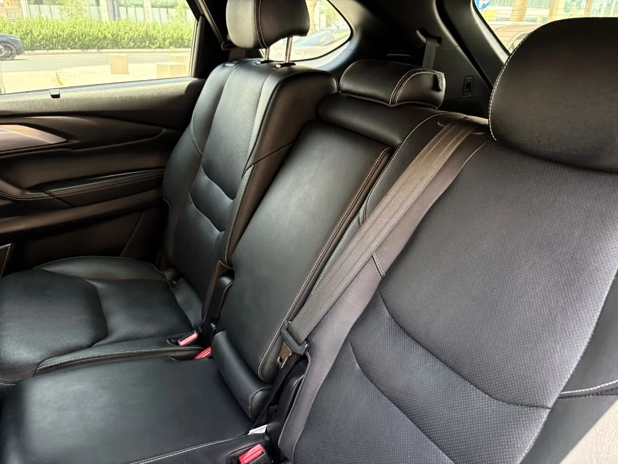 Car image 17