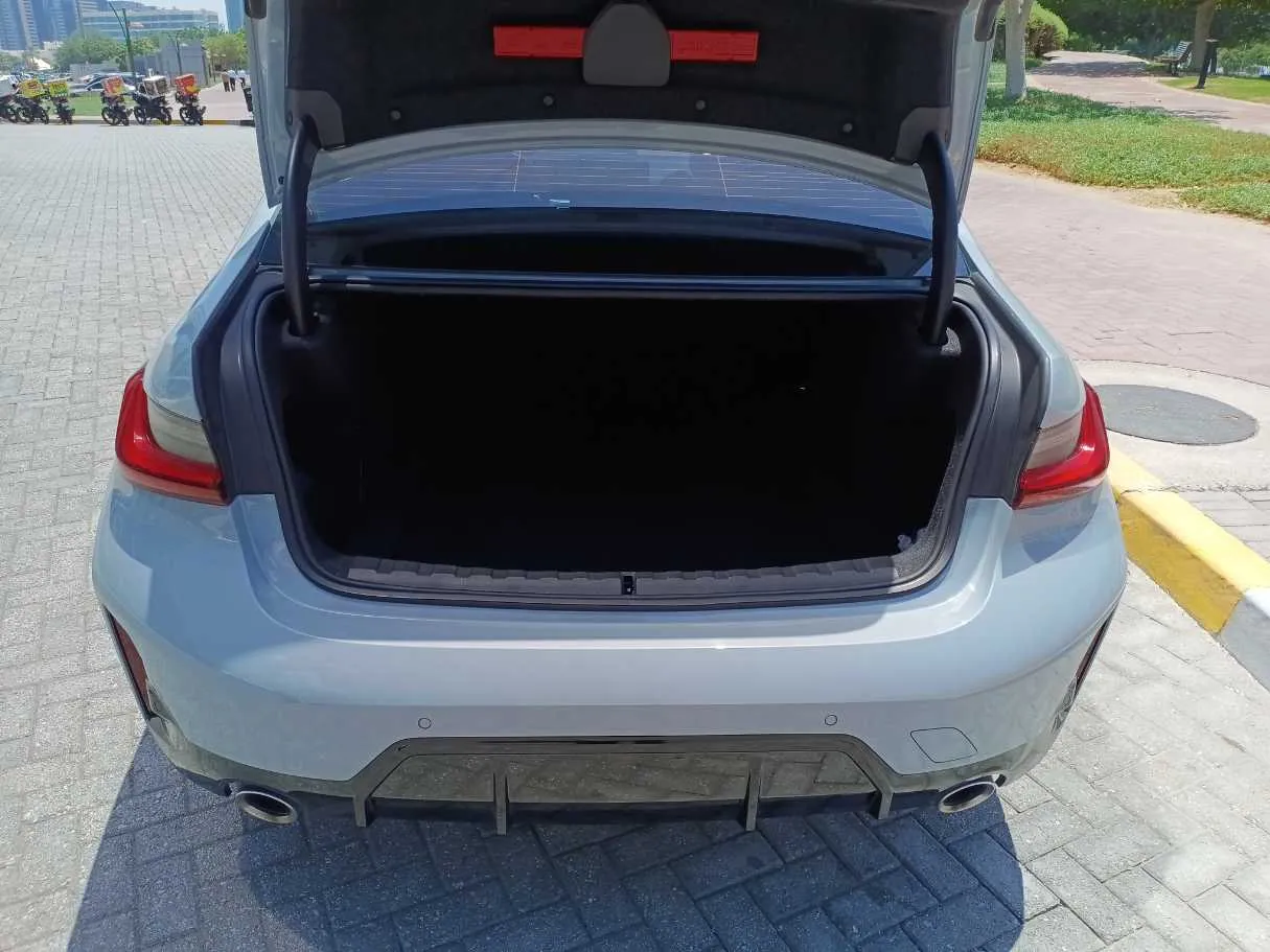 Car image 24