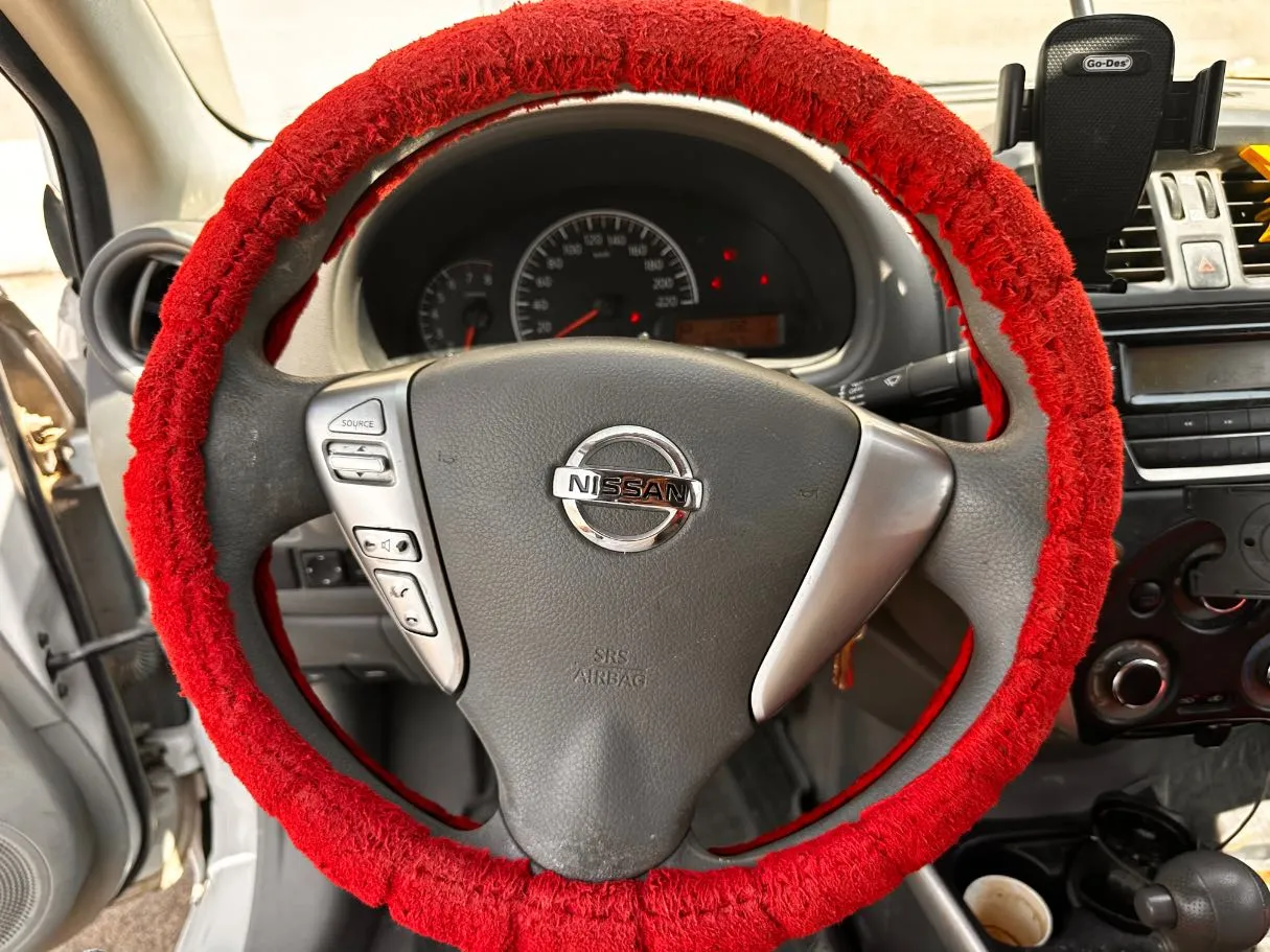 Car image 18