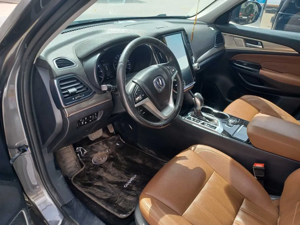 Car image 11