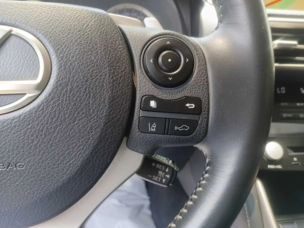 Car image 22