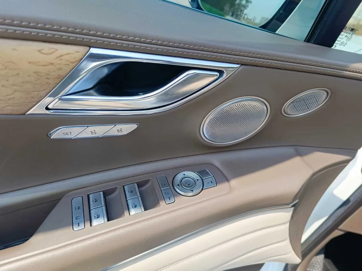 Car image 38