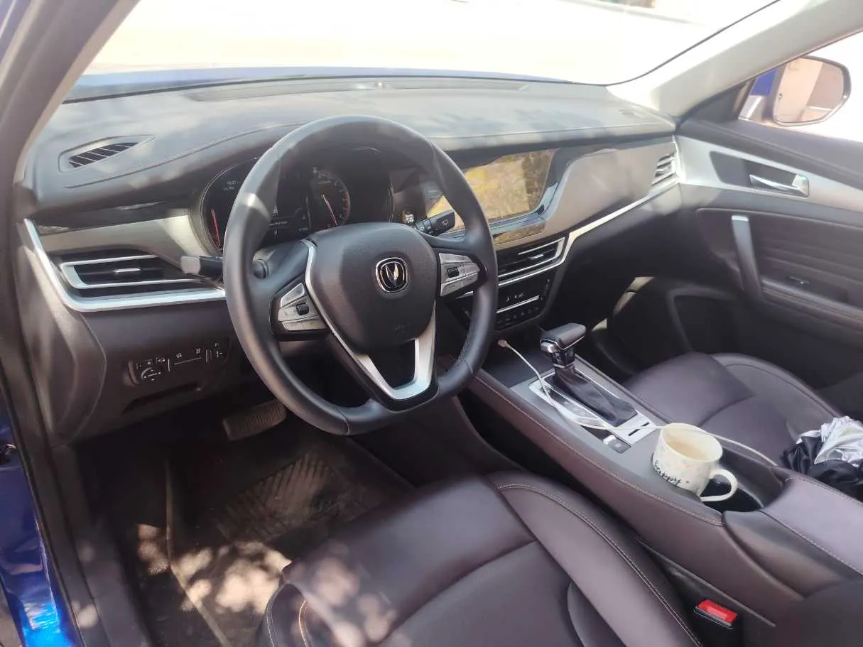 Car image 12