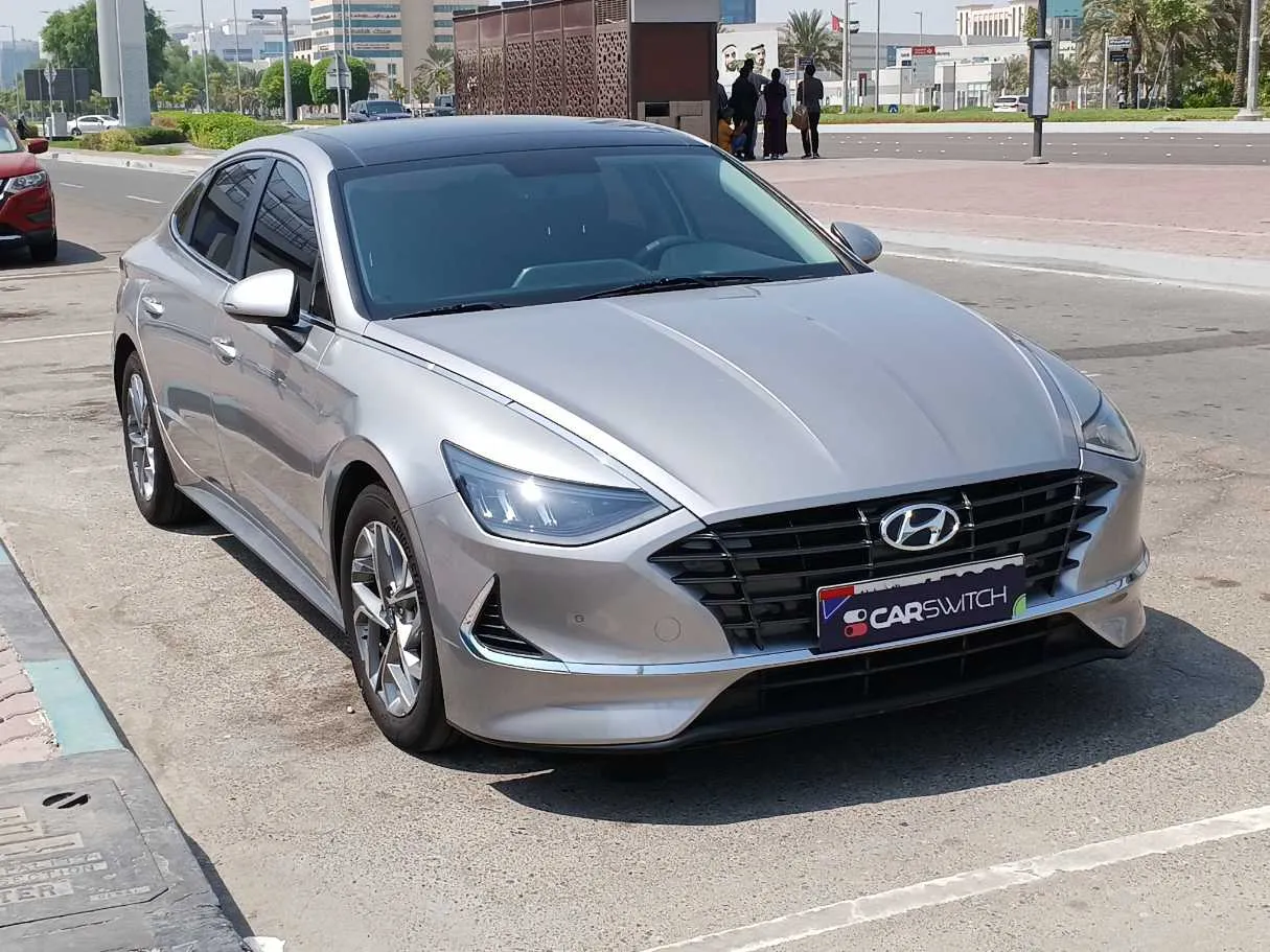 Car image 4