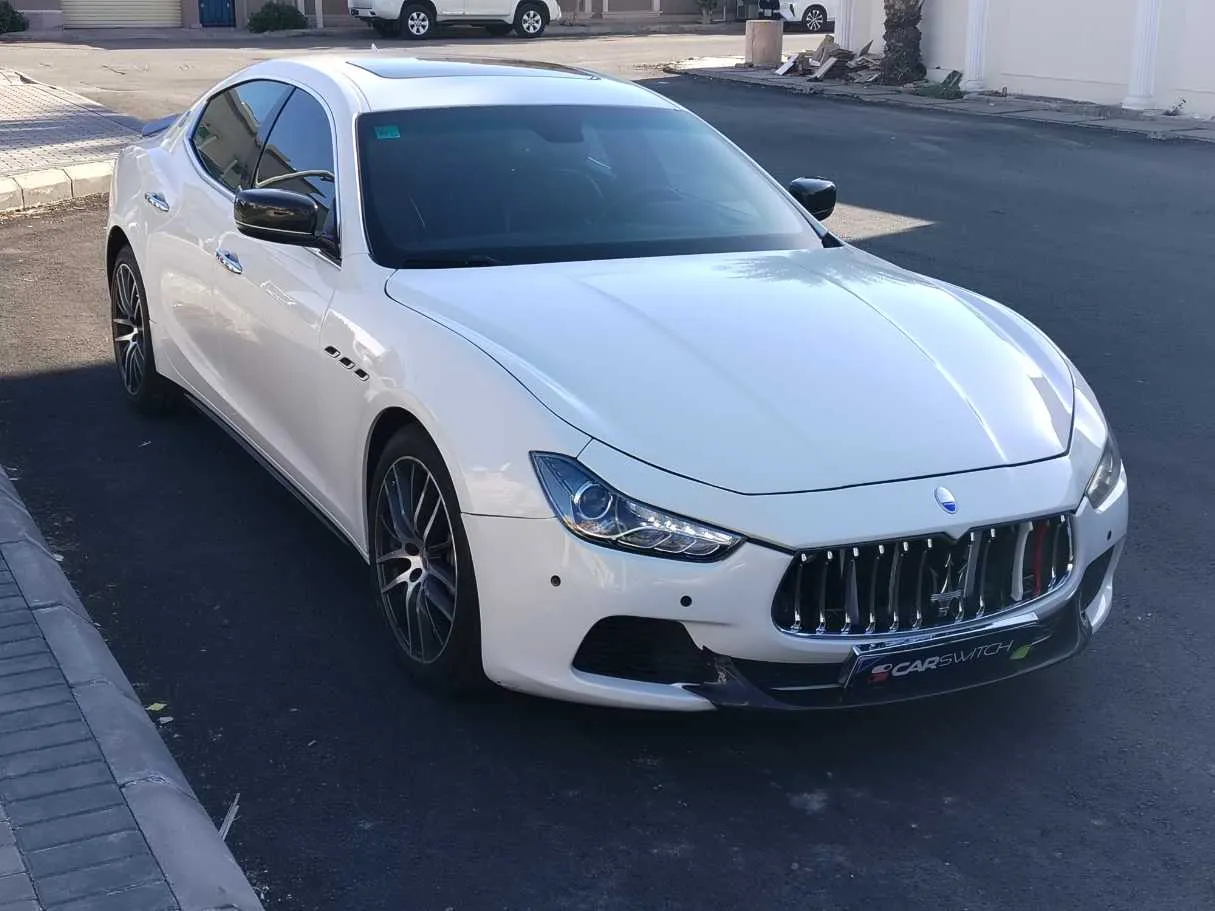 Car image 3