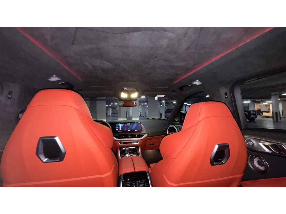 Car image 26