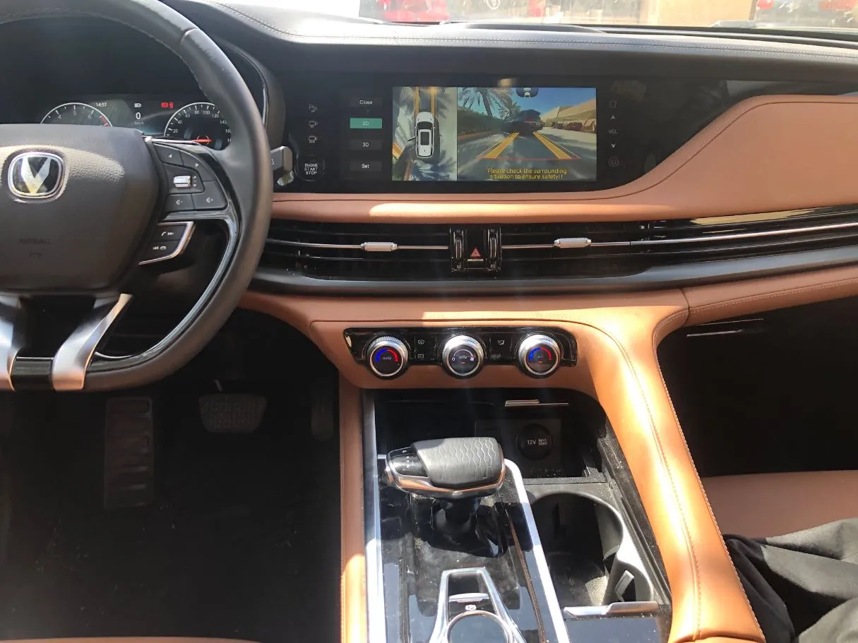 Car image 16