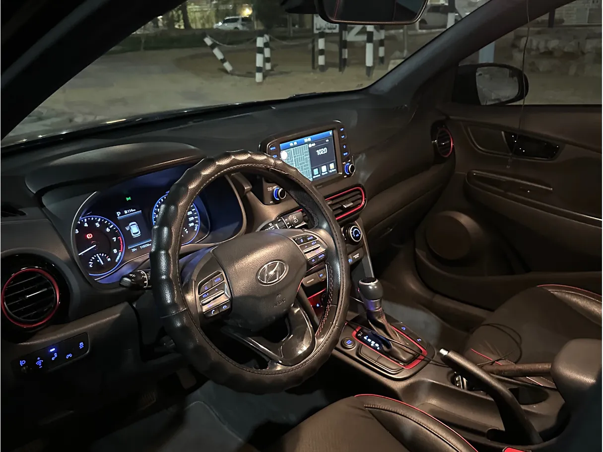 Car image 5