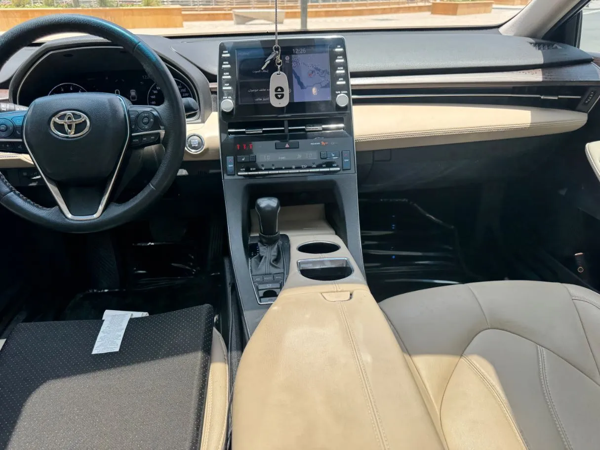 Car image 15