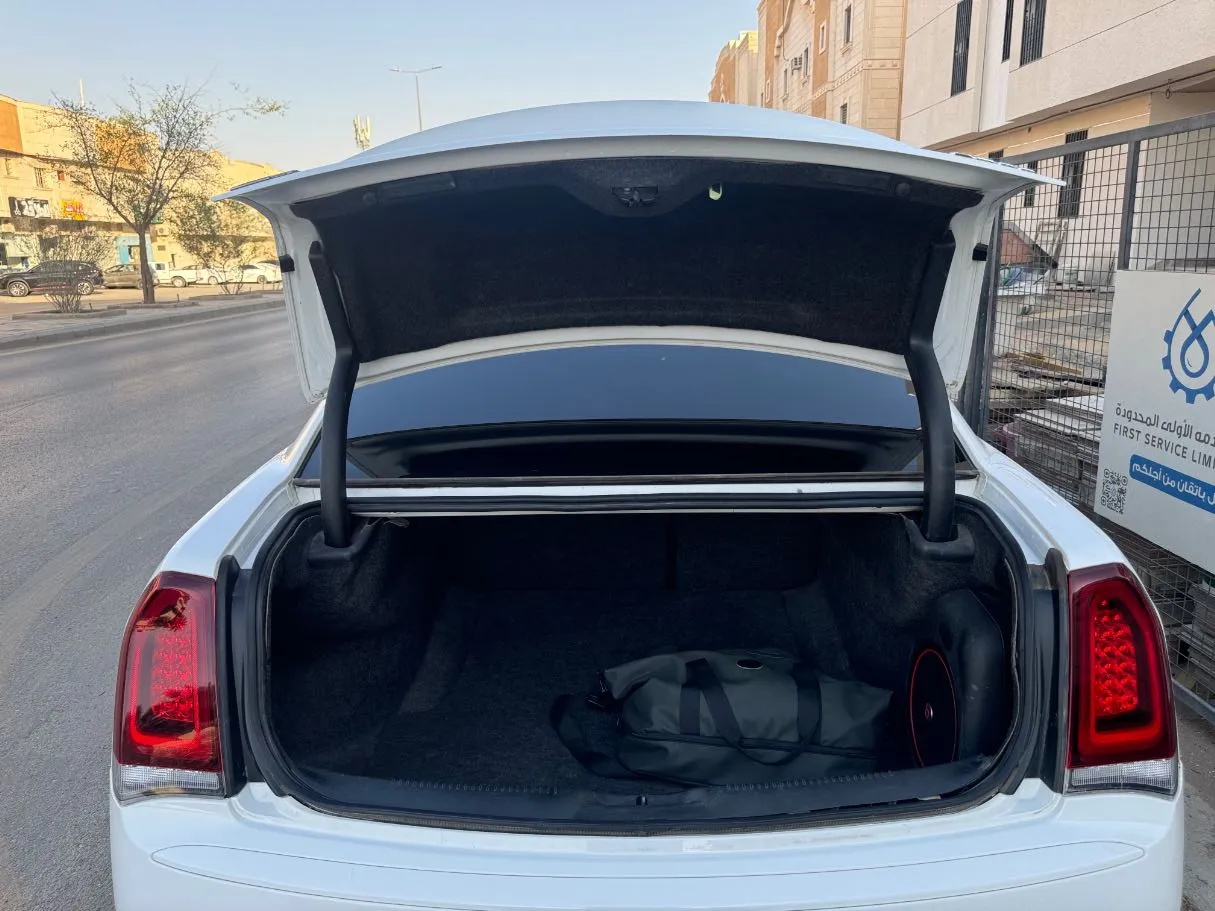 Car image 21