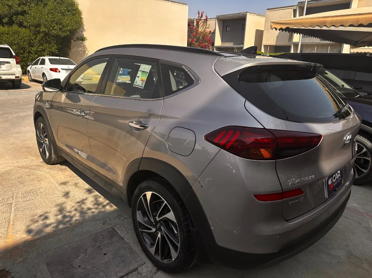 Car image 7