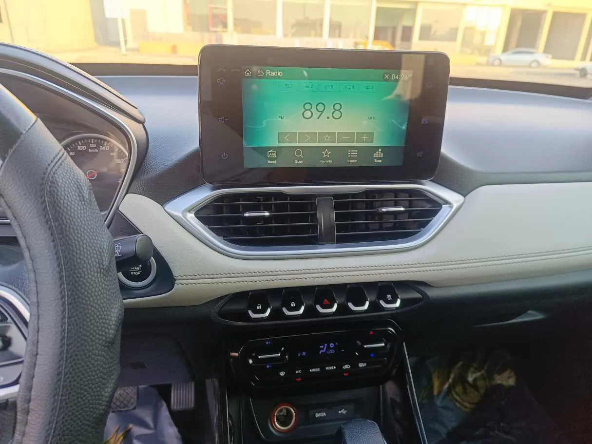 Car image 24