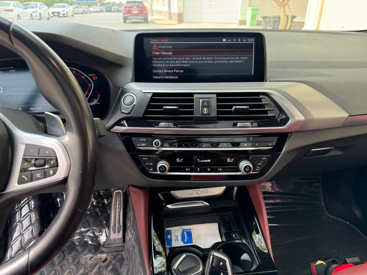 Car image 18