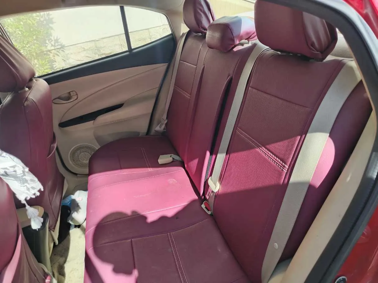 Car image 17