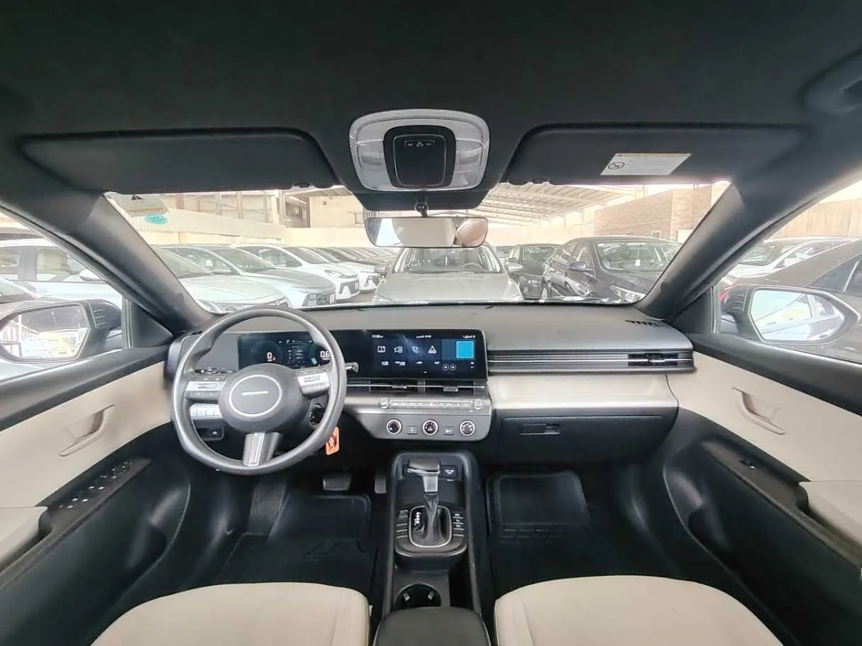 Car image 19
