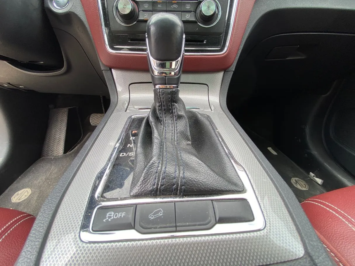 Car image 16