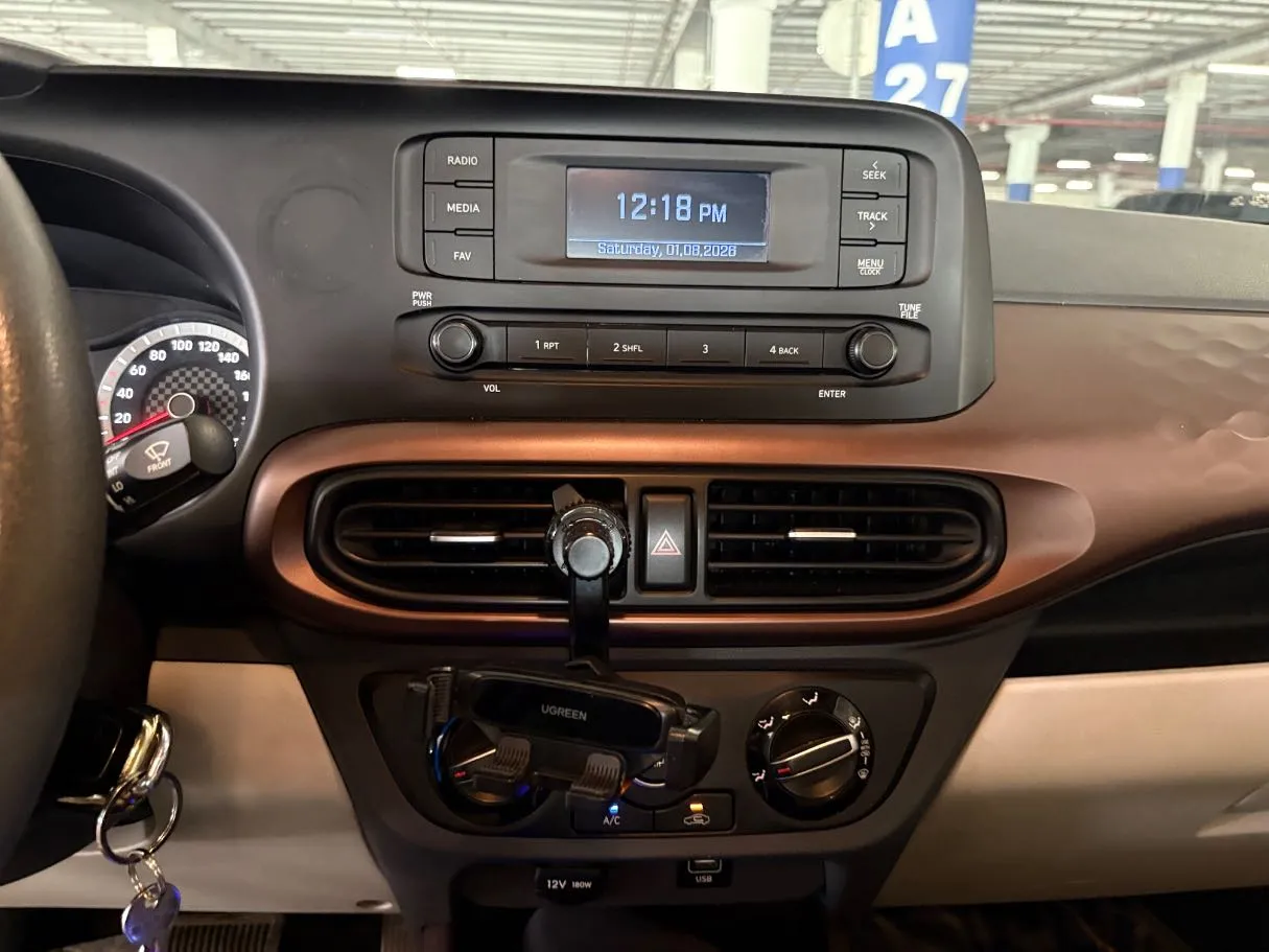 Car image 20