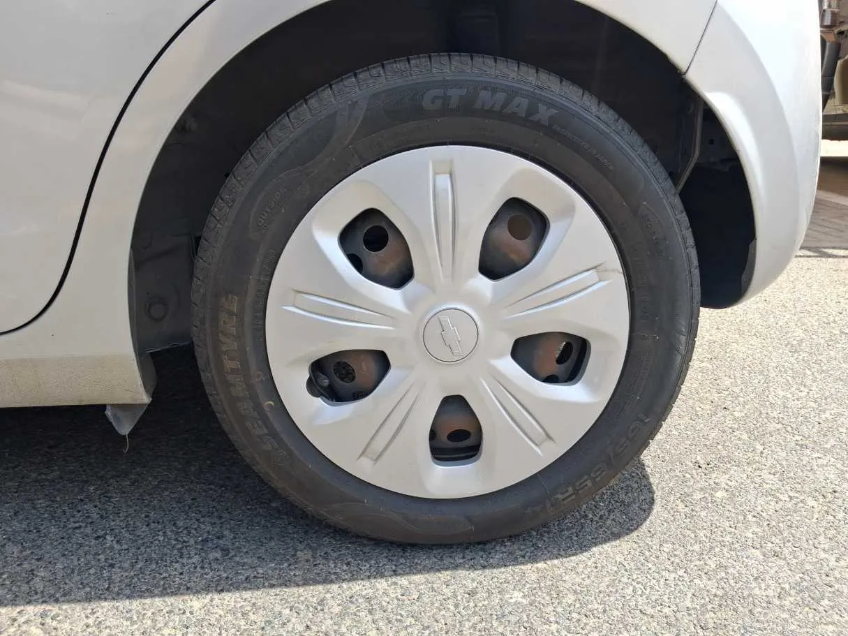Car image 5