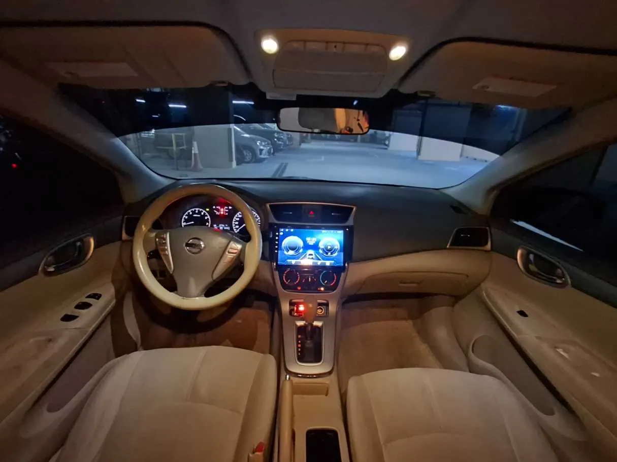 Car image 17