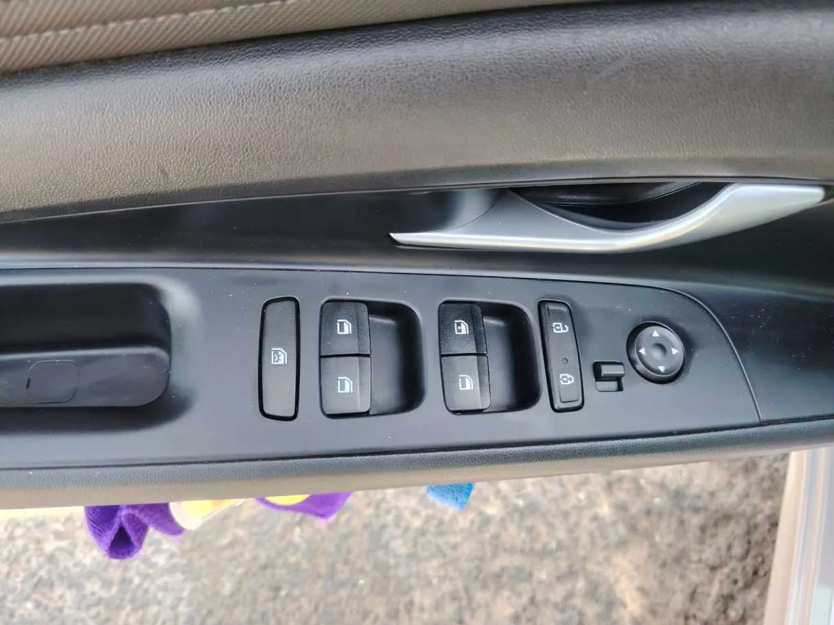 Car image 38