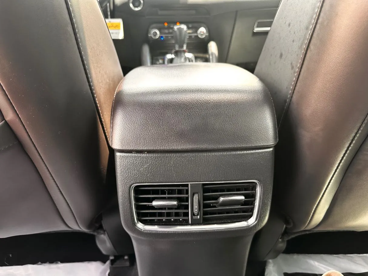 Car image 25