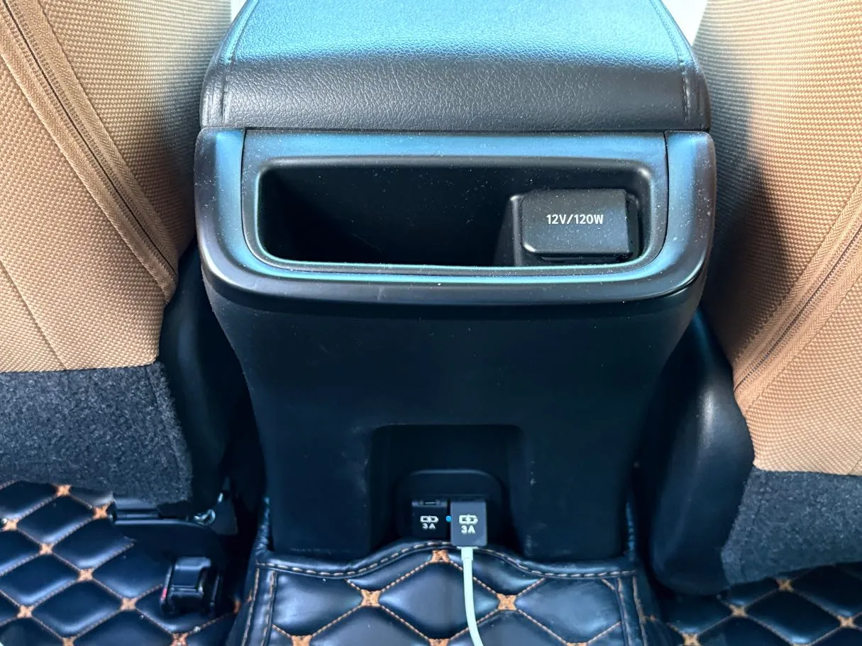 Car image 28