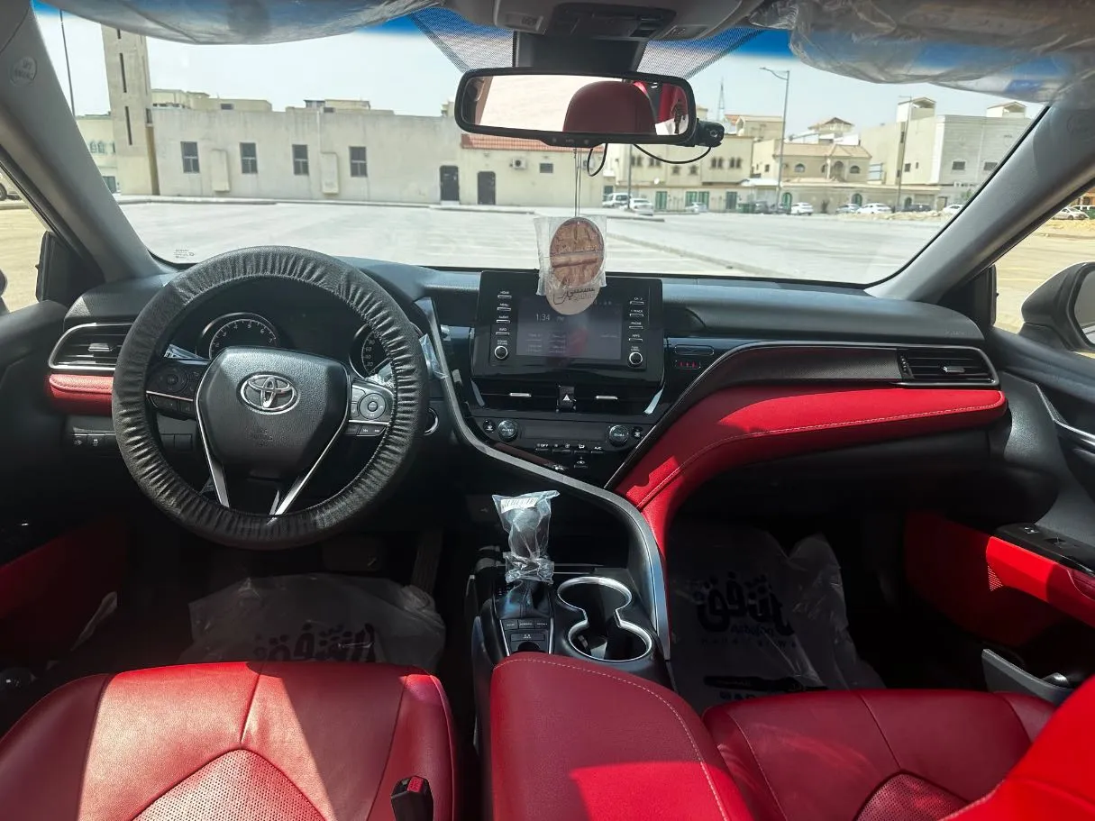 Car image 17