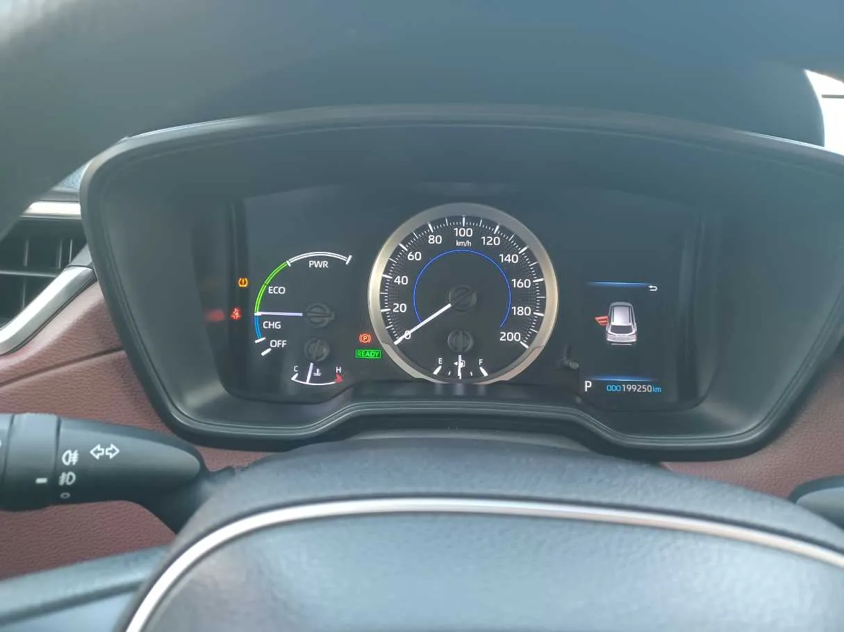 Car image 18