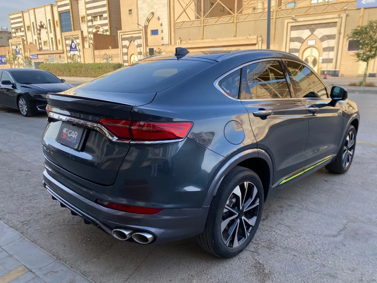 Car image 5