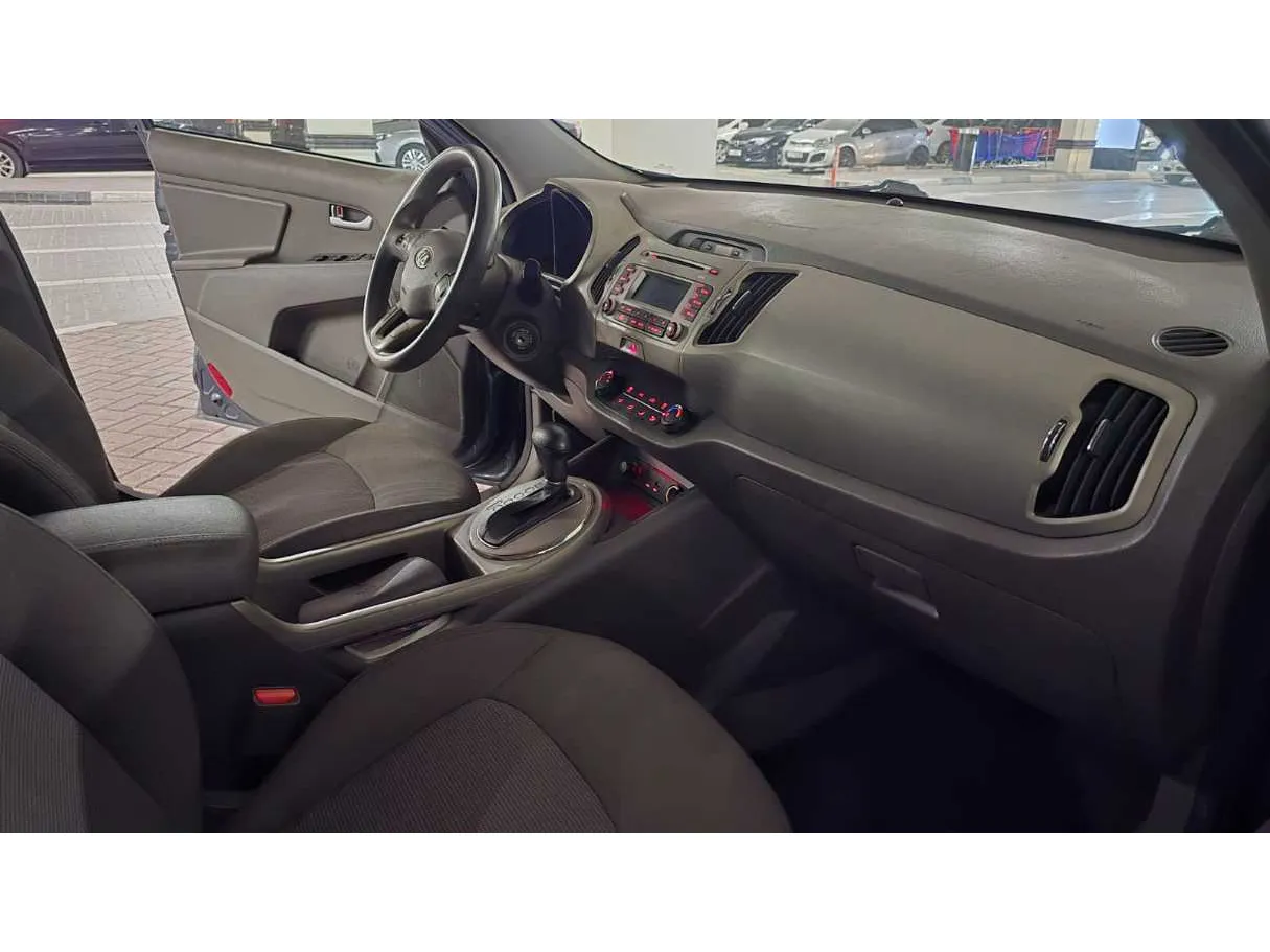 Car image 13