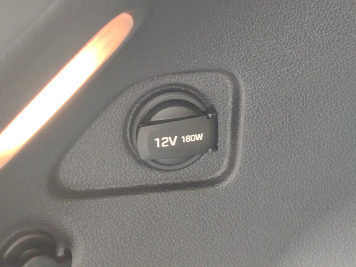 Car image 28