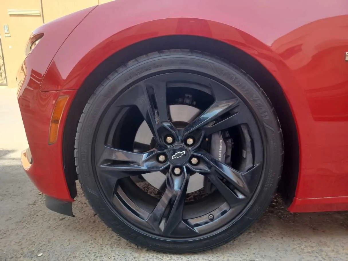 Car image 10