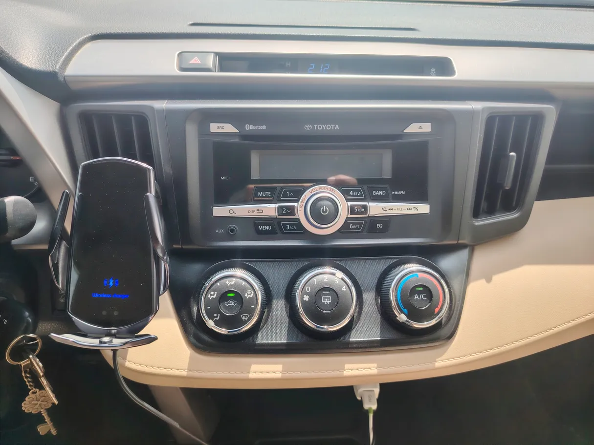 Car image 19