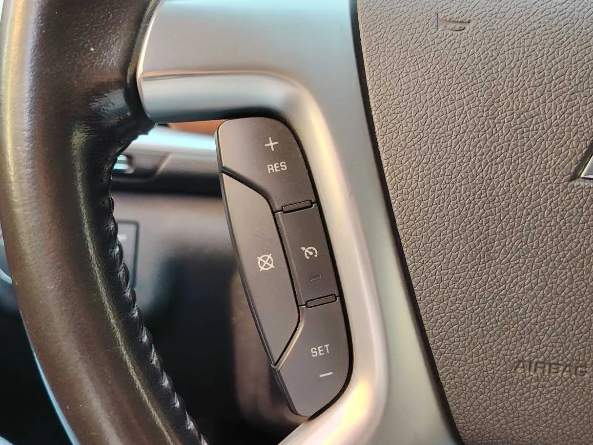 Car image 26