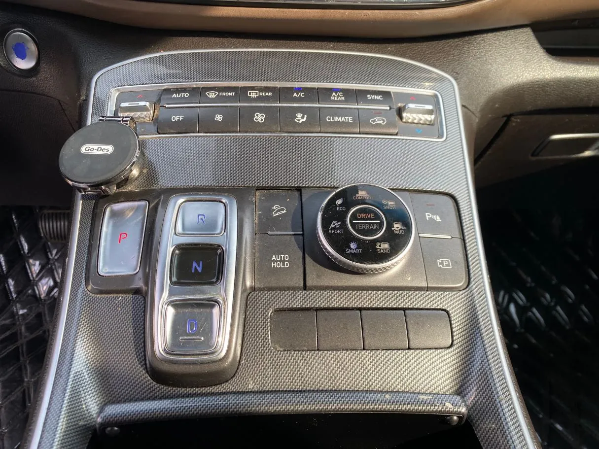 Car image 16