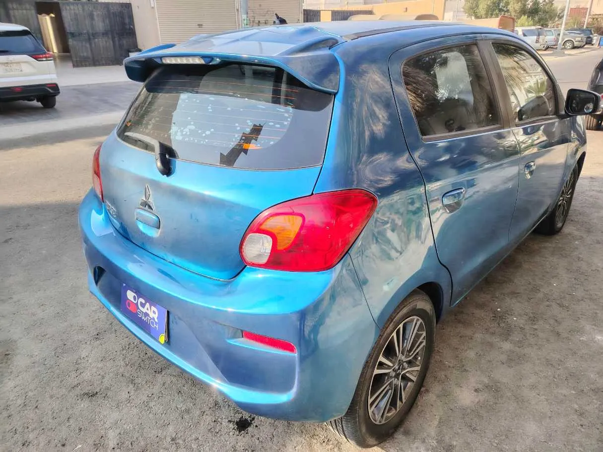 Car image 5