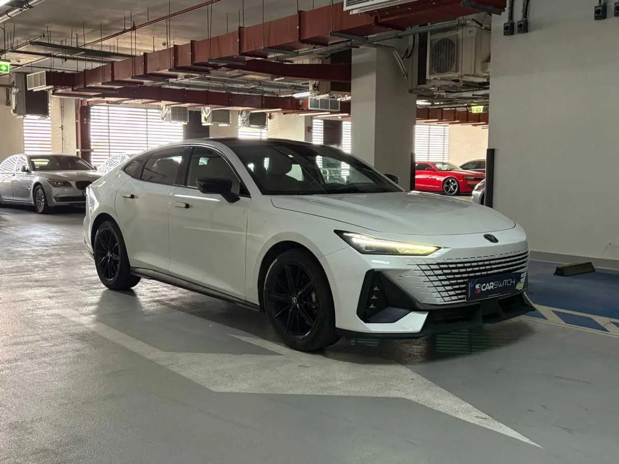 Car image 3